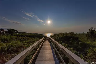 508 Fox Hill Drive, Calverton, NY 11933 - Photo 27