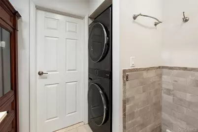 21 Canterbury Road #6, Great Neck, NY 11021 - Photo 23