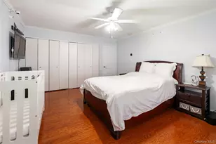 21 Canterbury Rd, Great Neck, NY 11021 - Photo 19