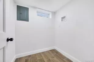 33 Silverpine Dr, Amityville, NY 11701 - Photo 19