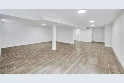 33 Silverpine Drive, Amityville, NY 11701 - Photo 15