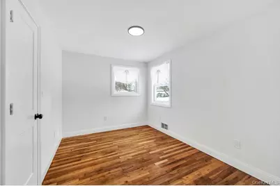 33 Silverpine Drive, Amityville, NY 11701 - Photo 11