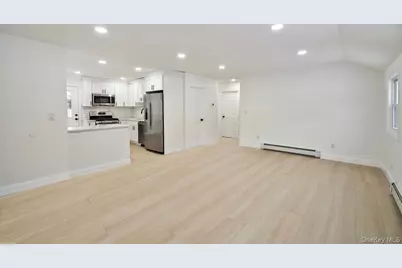 10 Linda Ln, Central Islip, NY 11722 - Photo 3