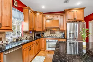 2 Equine Ln, Lake Grove, NY 11755 - Photo 9