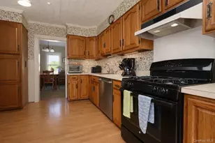 90 S Middletown Rd, Pearl River, NY 10965 - Photo 21