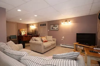 90 S Middletown Road, Pearl River, NY 10965 - Photo 45