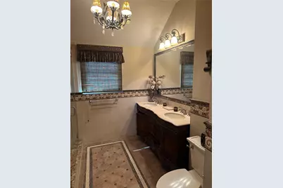 17 Lee Avenue, Rockville Centre, NY 11570 - Photo 13