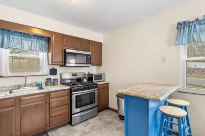 9 Hill View Road, New Windsor, NY 12553 - Photo 7