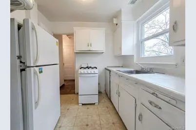 144-37 Grand Central Parkway #74E, Briarwood, NY 11435 - Photo 13