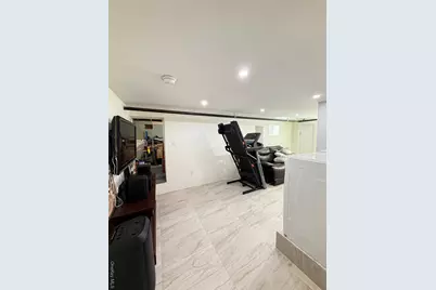 16 Sportsmans Avenue, Freeport, NY 11520 - Photo 33