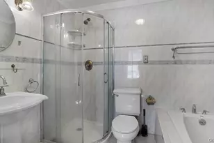 107-43 Inwood St, Jamaica, NY 11435 - Photo 15