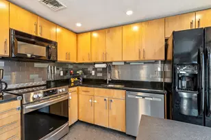 5 Longleaf Ln, Medford, NY 11763 - Photo 7