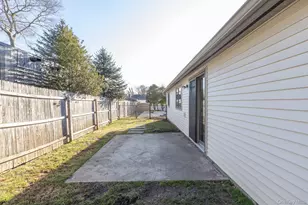 5 Longleaf Ln, Medford, NY 11763 - Photo 23