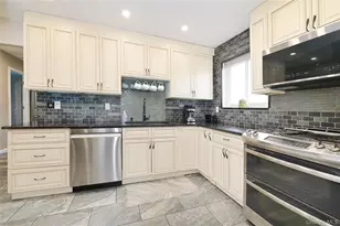 3485 Riverside Dr, Oceanside, NY 11572 - Photo 9