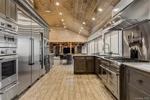 18 Matilda Ct, Bayport, NY 11705 - Photo 9