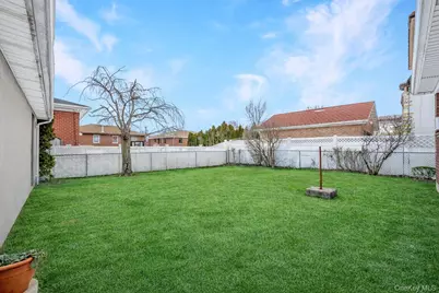 138-07 13th Avenue, Whitestone, NY 11357 - Photo 21