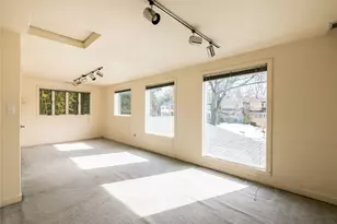 127 Wooleys Ln, Great Neck, NY 11023 - Photo 25