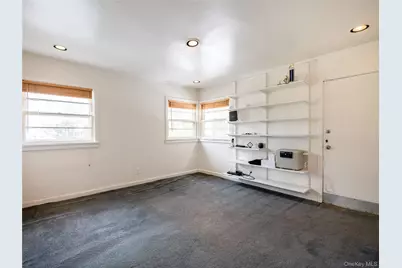 127 Wooleys Lane, Great Neck, NY 11023 - Photo 17