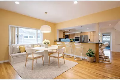 127 Wooleys Lane, Great Neck, NY 11023 - Photo 11