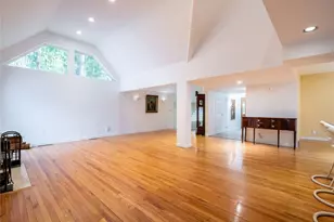 127 Wooleys Ln, Great Neck, NY 11023 - Photo 5