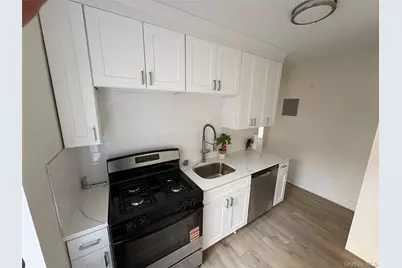 67-12 Yellowstone Boulevard #F6, Flushing, NY 11375 - Photo 5