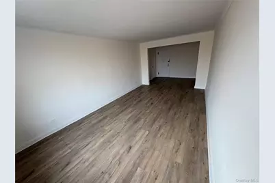 67-12 Yellowstone Boulevard #F6, Flushing, NY 11375 - Photo 9