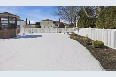 2432 Aron Drive N, Seaford, NY 11783 - Photo 25