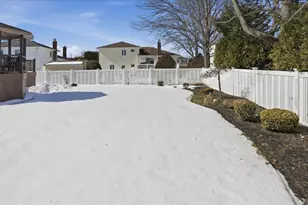 2432 Aron Dr N, Seaford, NY 11783 - Photo 25