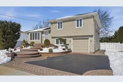 2432 Aron Drive N, Seaford, NY 11783 - Photo 3