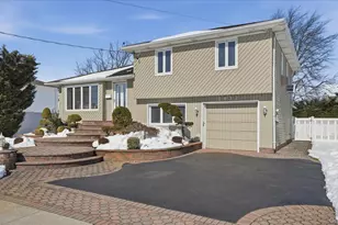 2432 Aron Dr N, Seaford, NY 11783 - Photo 3