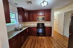 8 Town Path, Glen Cove, NY 11542 - Photo 3