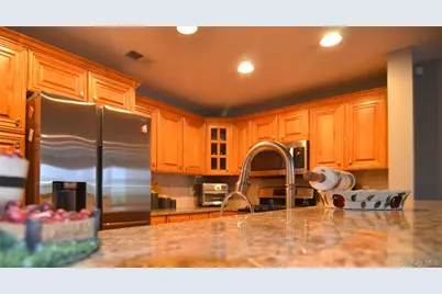 1308 Round Pointe Drive #1308, Haverstraw, NY 10927 - Photo 5