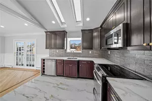 480 Hopatcong Ave, West Hempstead, NY 11552 - Photo 11