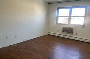 194 Sneden Pl, Spring Valley, NY 10977 - Photo 7