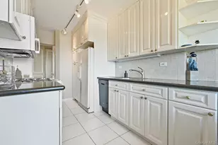 269-10 Grand Central Pkwy, Floral Park, NY 11005 - Photo 17