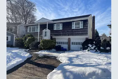 840 Robin Court, Baldwin, NY 11510 - Photo 3