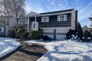 840 Robin Ct, Baldwin, NY 11510 - Photo 3