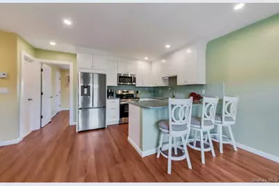 1000 9th Street #D38, Greenport, NY 11944 - Photo 7