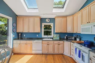 321 Sound Beach Blvd, Sound Beach, NY 11789 - Photo 11