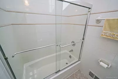 321 Sound Beach Boulevard, Sound Beach, NY 11789 - Photo 23