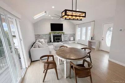 3938 Arthur Avenue N, Seaford, NY 11783 - Photo 5