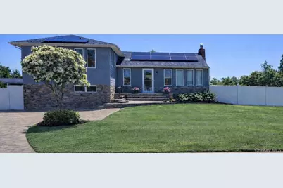 3938 Arthur Avenue N, Seaford, NY 11783 - Photo 1