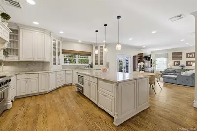 755 N Village Avenue, Rockville Centre, NY 11570 - Photo 7