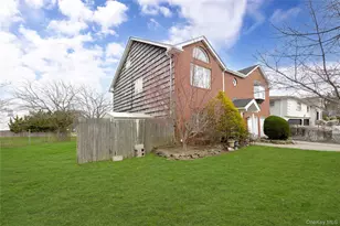 708 Park Ln, Cedarhurst, NY 11516 - Photo 27