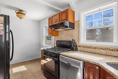 682 Rose Boulevard, Baldwin, NY 11510 - Photo 3