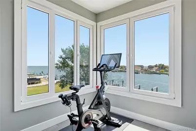 298 W Lido Promenade, Lindenhurst, NY 11757 - Photo 23