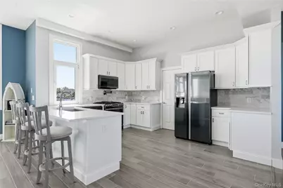 298 W Lido Promenade, Lindenhurst, NY 11757 - Photo 11