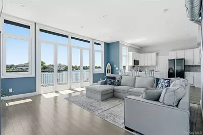 298 W Lido Promenade, Lindenhurst, NY 11757 - Photo 9