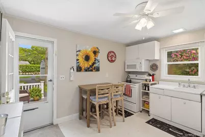 28 The Trail, Hampton Bays, NY 11946 - Photo 7