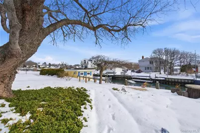 25 Dolphin Road, East Quogue, NY 11942 - Photo 23